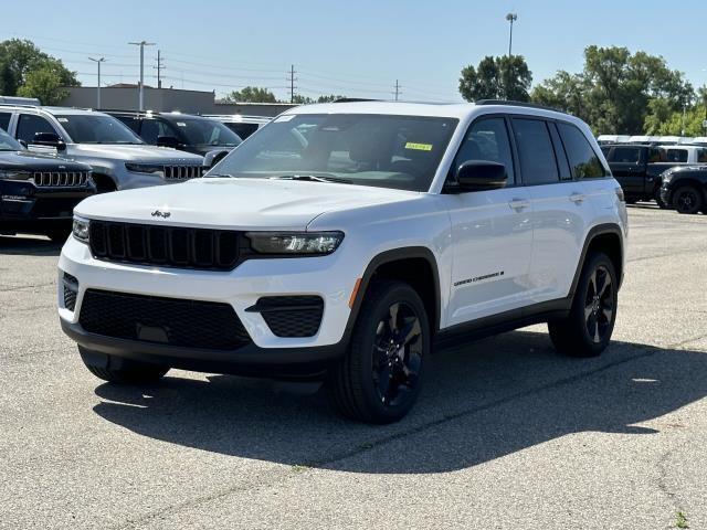 new 2025 Jeep Grand Cherokee car, priced at $46,527