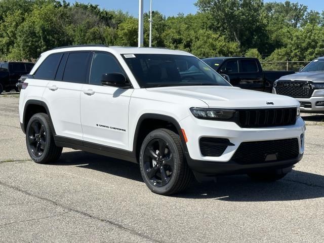 new 2025 Jeep Grand Cherokee car, priced at $46,527