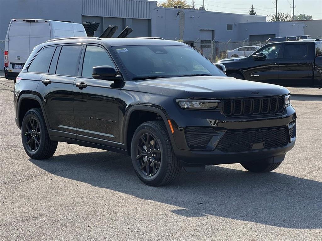 new 2025 Jeep Grand Cherokee car, priced at $45,708