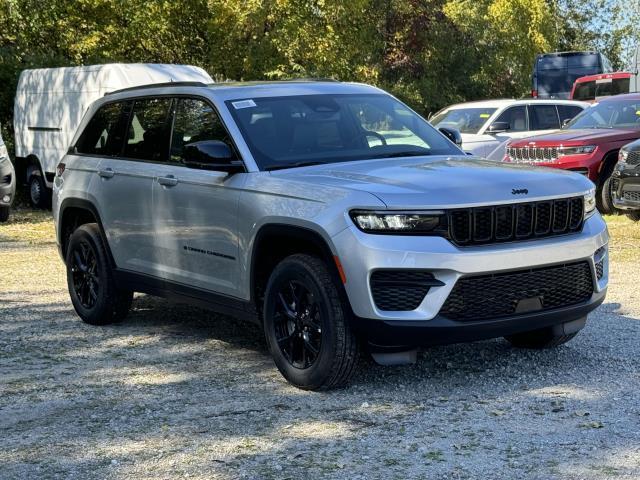 new 2025 Jeep Grand Cherokee car, priced at $45,384