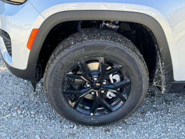 new 2025 Jeep Grand Cherokee car, priced at $45,384