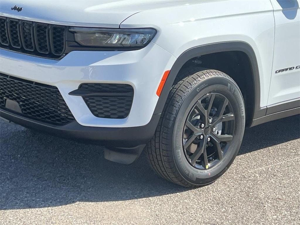 new 2025 Jeep Grand Cherokee car, priced at $45,172