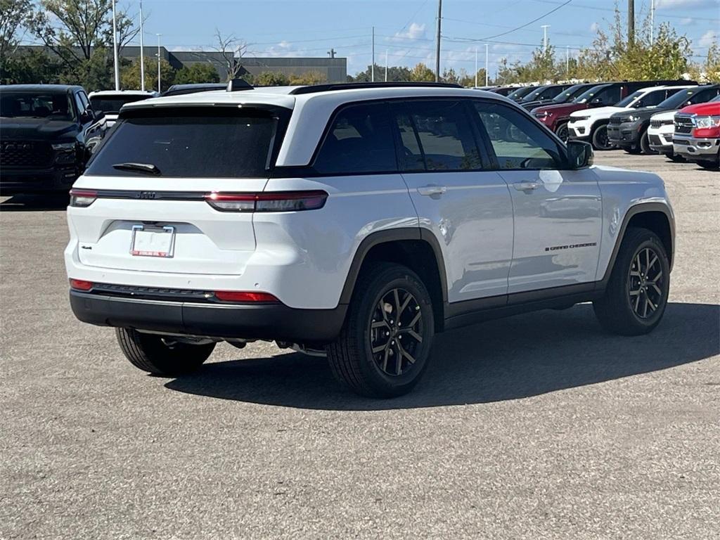 new 2025 Jeep Grand Cherokee car, priced at $45,172
