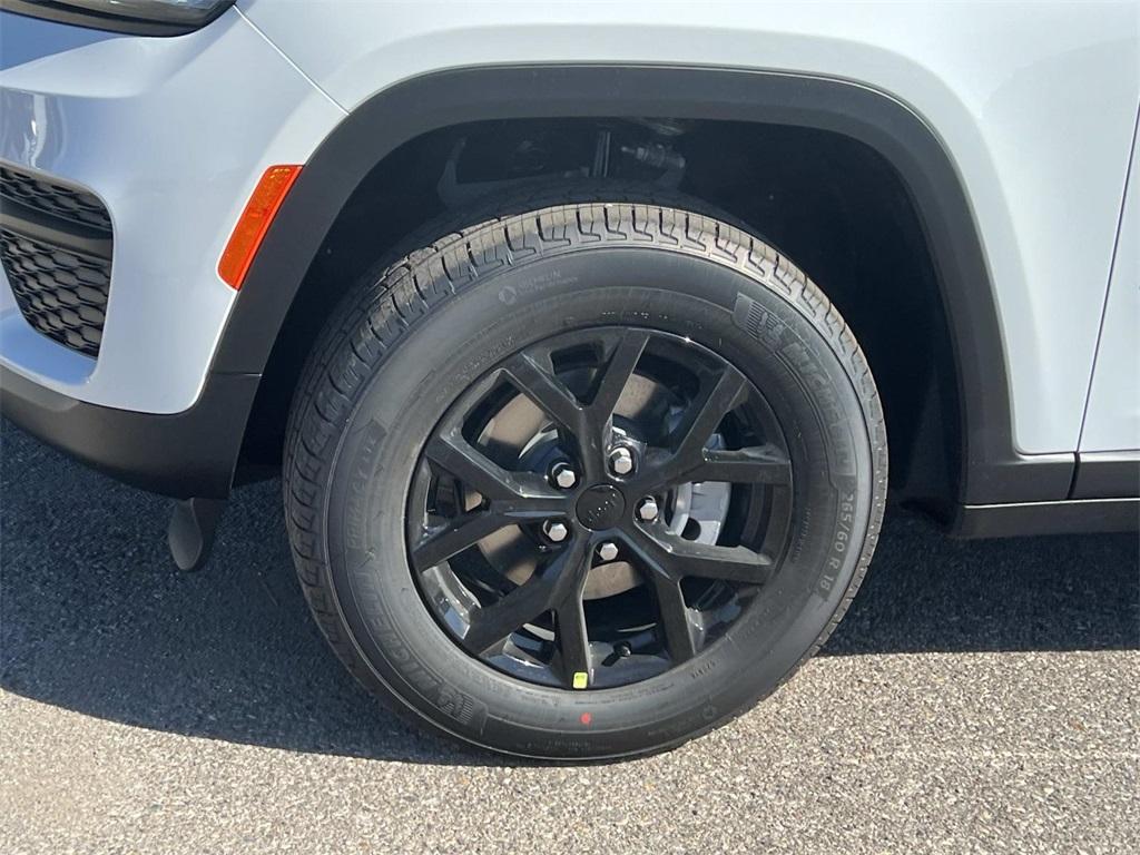 new 2025 Jeep Grand Cherokee car, priced at $45,172