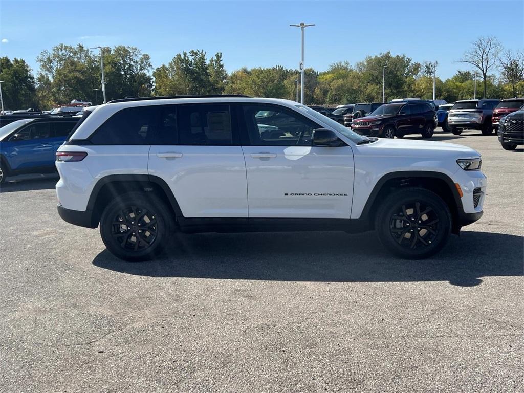 new 2025 Jeep Grand Cherokee car, priced at $45,172