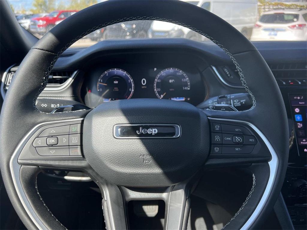 new 2025 Jeep Grand Cherokee car, priced at $45,172
