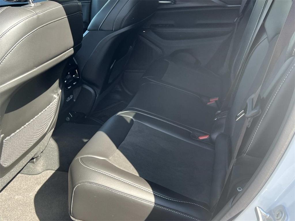 new 2025 Jeep Grand Cherokee car, priced at $45,172