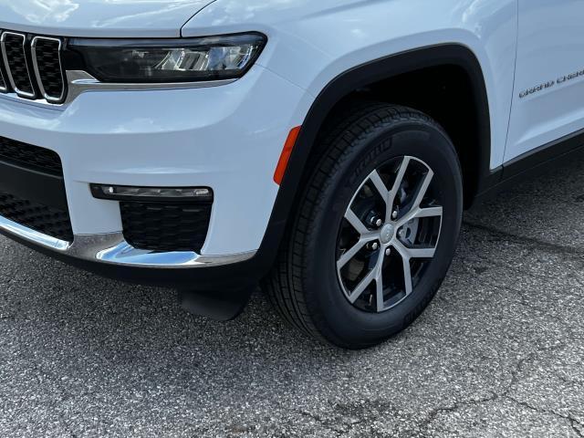 new 2024 Jeep Grand Cherokee L car, priced at $50,997