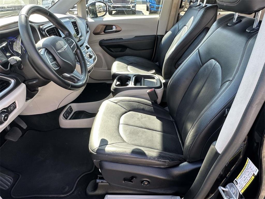 used 2018 Chrysler Pacifica car, priced at $17,995