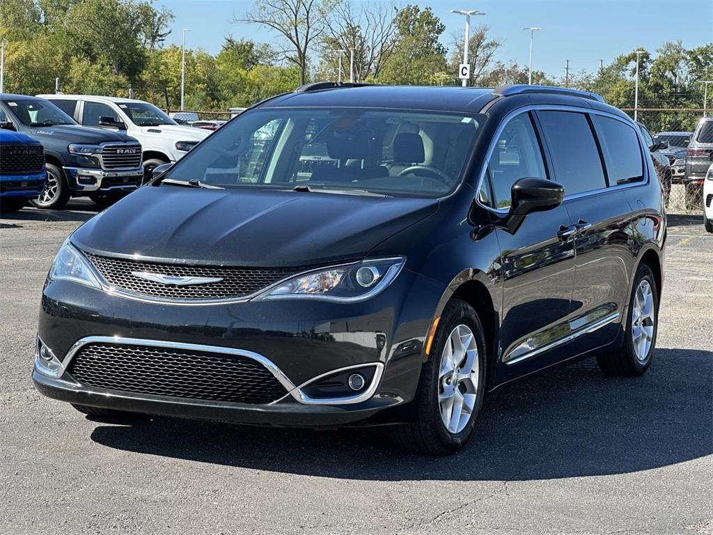 used 2018 Chrysler Pacifica car, priced at $17,995