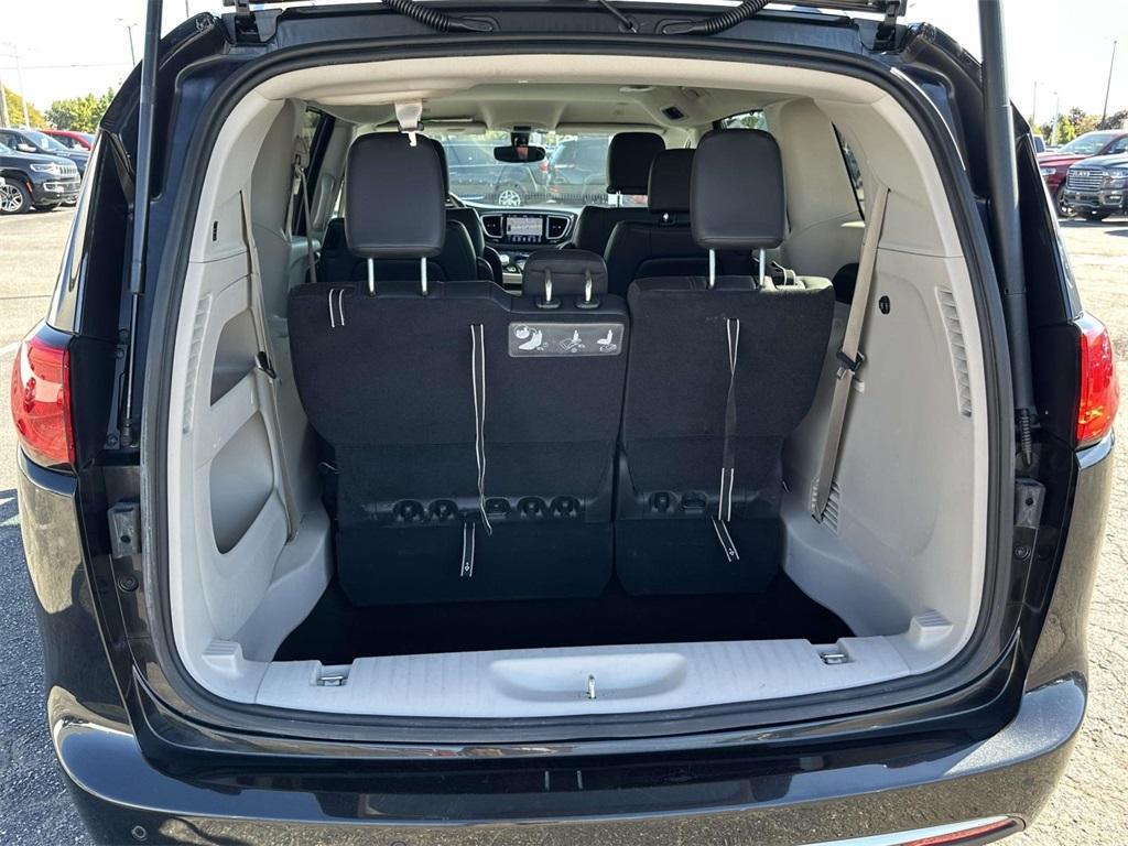 used 2018 Chrysler Pacifica car, priced at $17,995