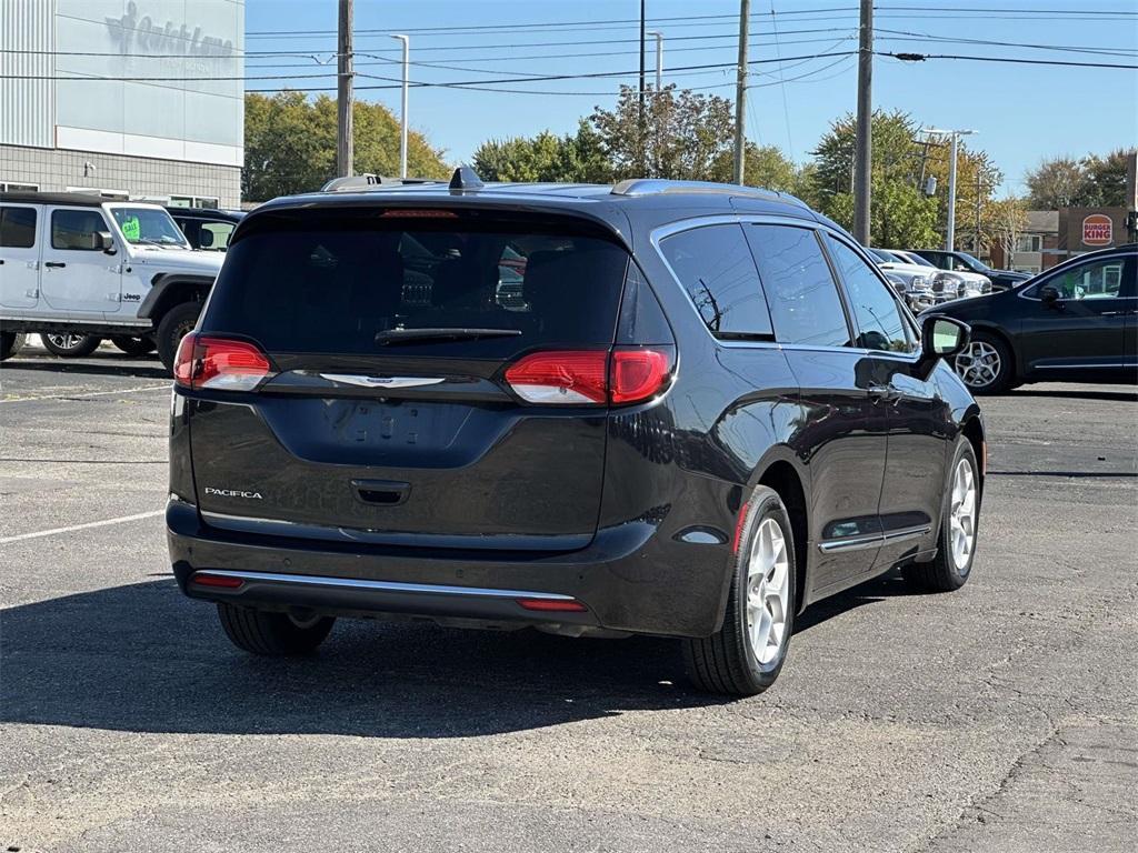 used 2018 Chrysler Pacifica car, priced at $17,995
