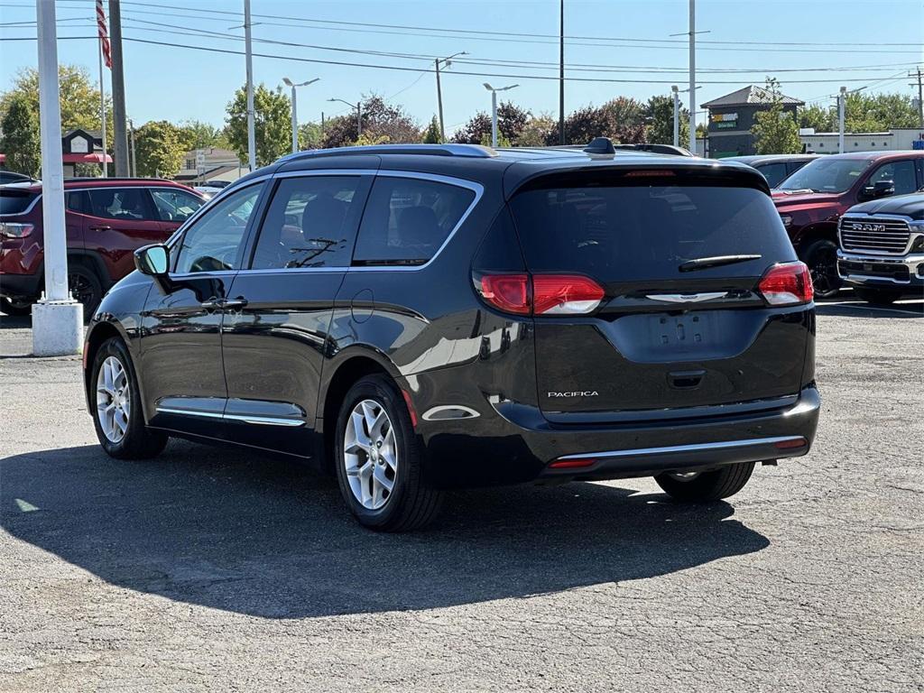 used 2018 Chrysler Pacifica car, priced at $17,995