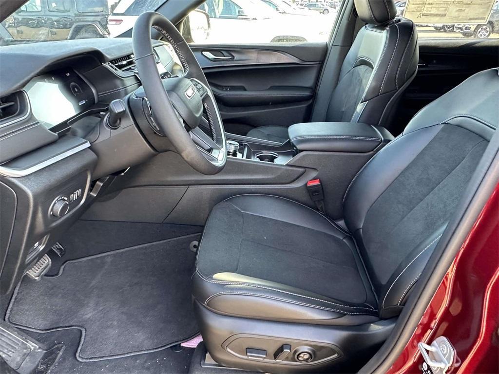 new 2025 Jeep Grand Cherokee L car, priced at $49,811