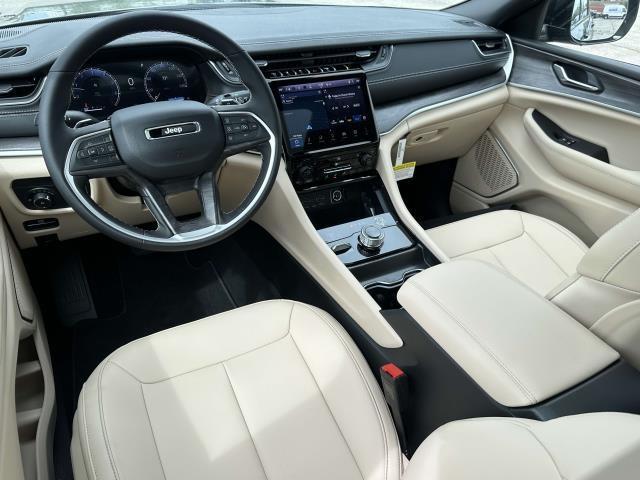 new 2025 Jeep Grand Cherokee car, priced at $53,862
