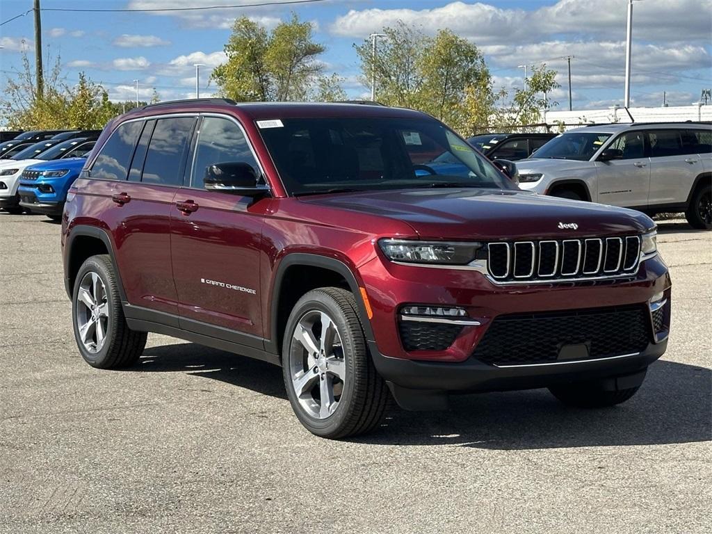 new 2025 Jeep Grand Cherokee car, priced at $53,091
