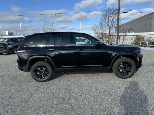 new 2025 Jeep Grand Cherokee car, priced at $45,384