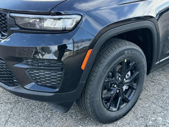 new 2025 Jeep Grand Cherokee car, priced at $45,384