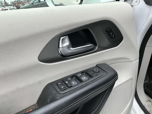 used 2022 Chrysler Pacifica Hybrid car, priced at $29,995