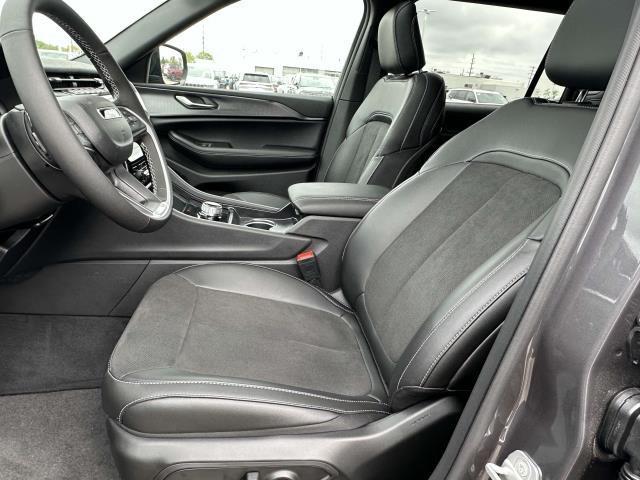 new 2025 Jeep Grand Cherokee L car, priced at $47,543
