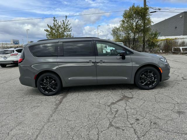 new 2025 Chrysler Pacifica car, priced at $55,706