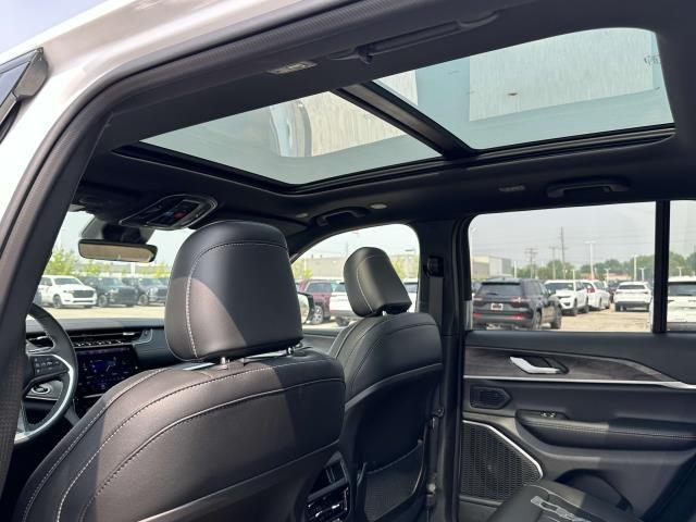 new 2025 Jeep Grand Cherokee car, priced at $52,520