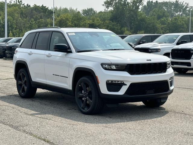 new 2025 Jeep Grand Cherokee car, priced at $52,520