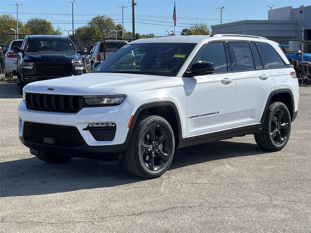 new 2025 Jeep Grand Cherokee car, priced at $48,784
