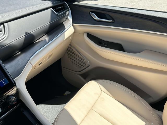 new 2025 Jeep Grand Cherokee car, priced at $52,966