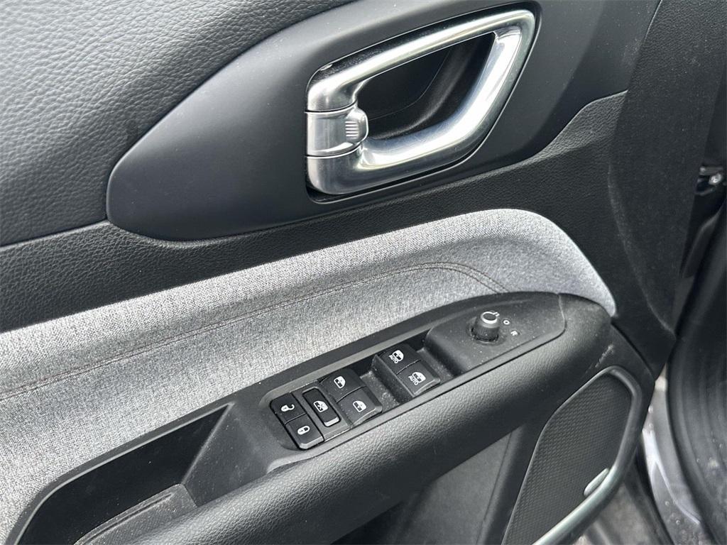 used 2022 Jeep Compass car, priced at $22,995