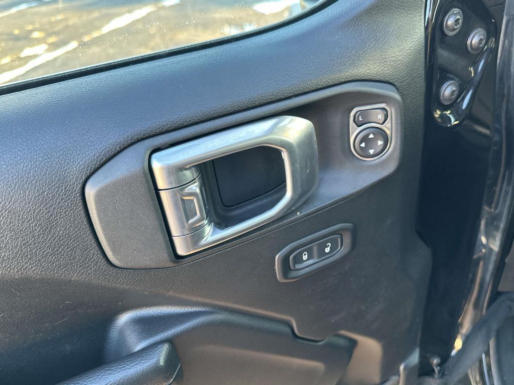 used 2022 Jeep Wrangler Unlimited car, priced at $33,995