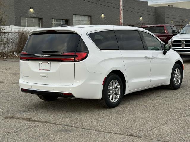 new 2025 Chrysler Pacifica car, priced at $43,276