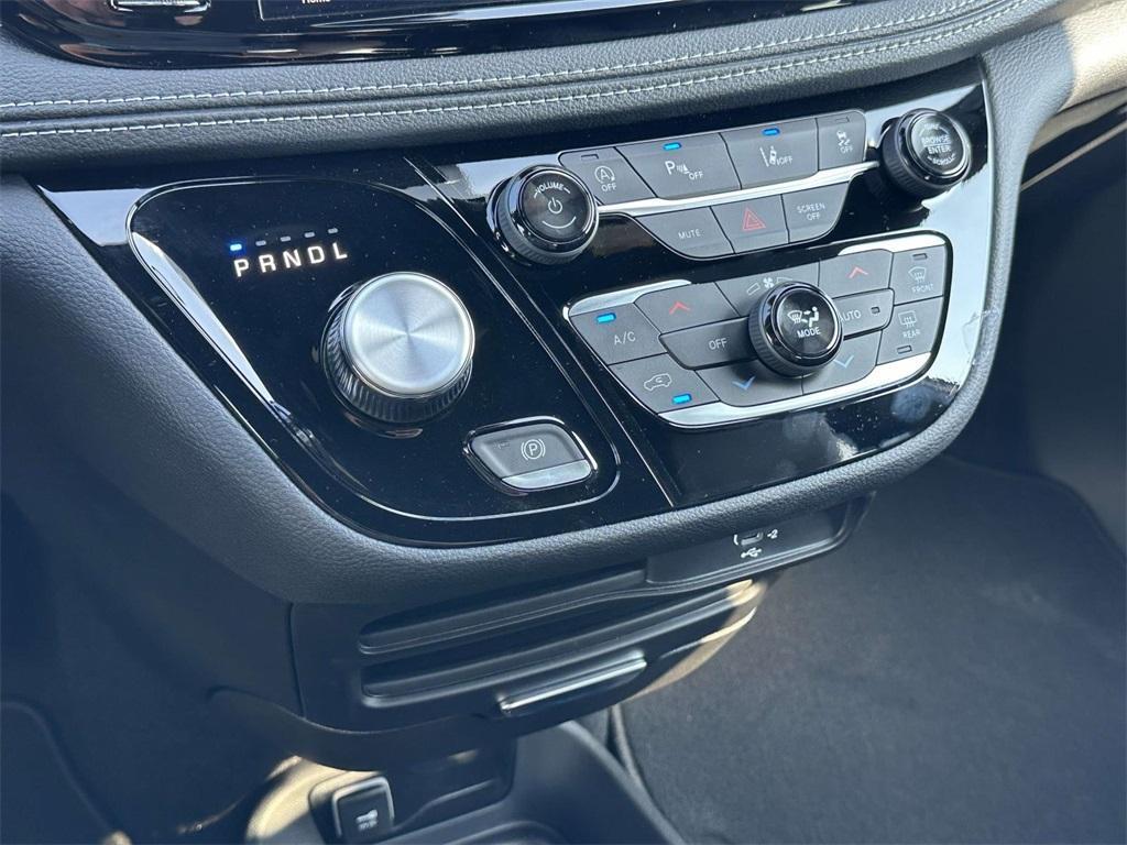 new 2026 Chrysler Pacifica car, priced at $46,312