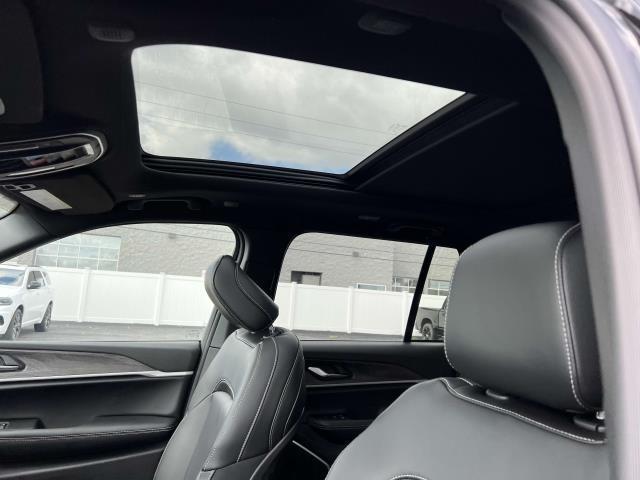 new 2025 Jeep Grand Cherokee car, priced at $47,959