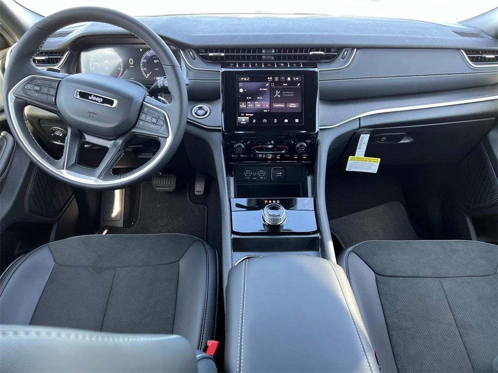 new 2025 Jeep Grand Cherokee car, priced at $45,708