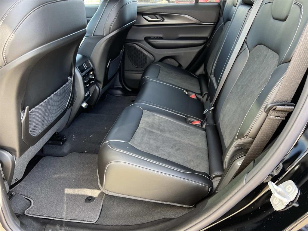 new 2025 Jeep Grand Cherokee car, priced at $45,708