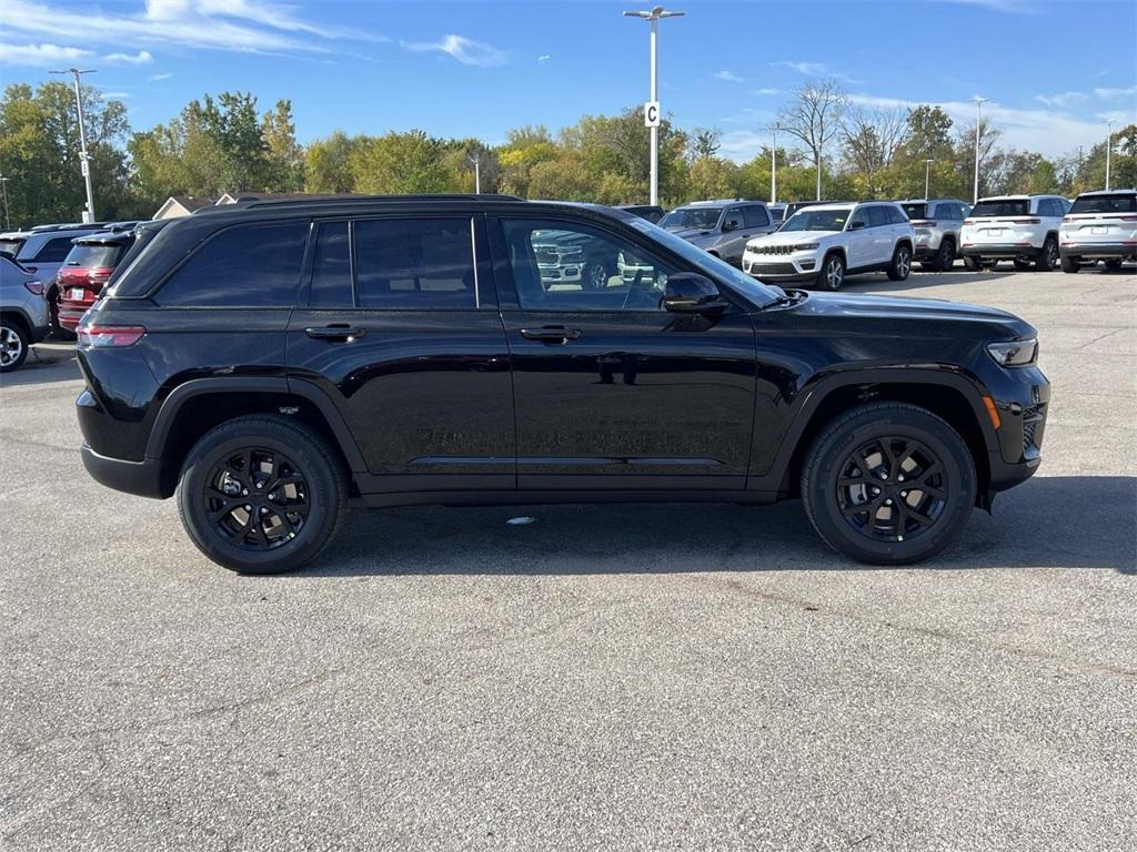 new 2025 Jeep Grand Cherokee car, priced at $45,708