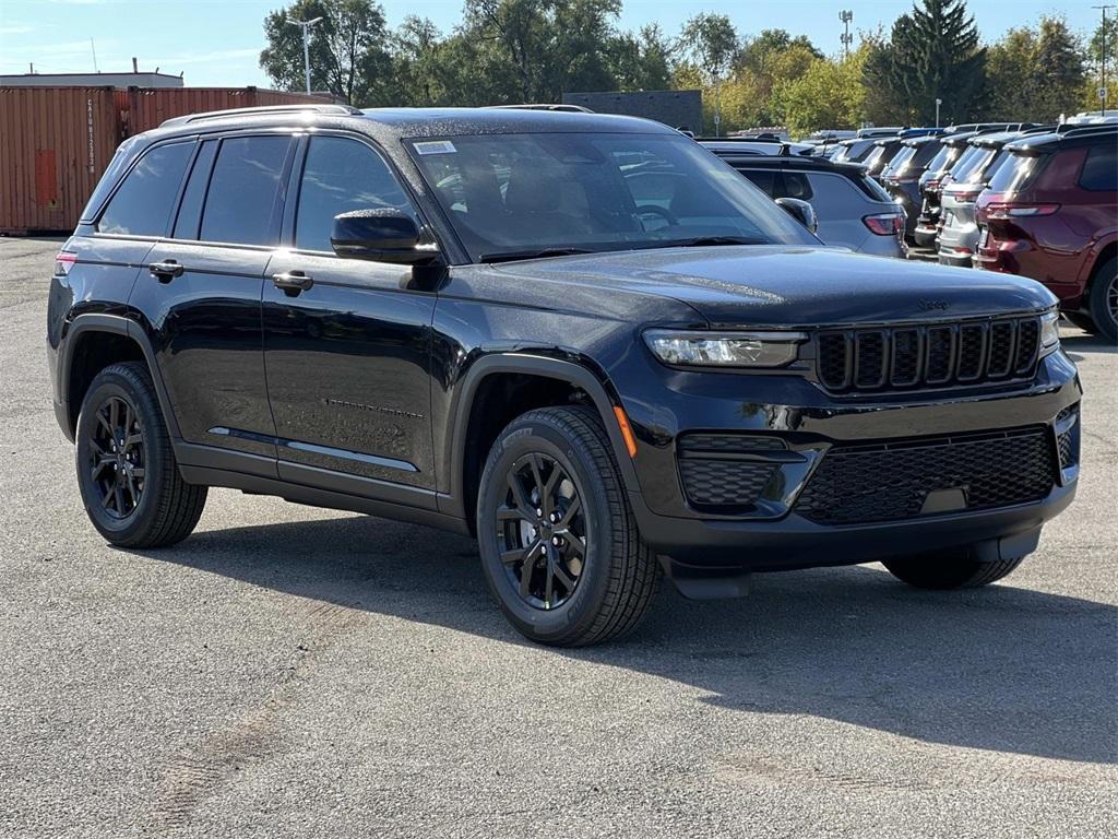 new 2025 Jeep Grand Cherokee car, priced at $45,708