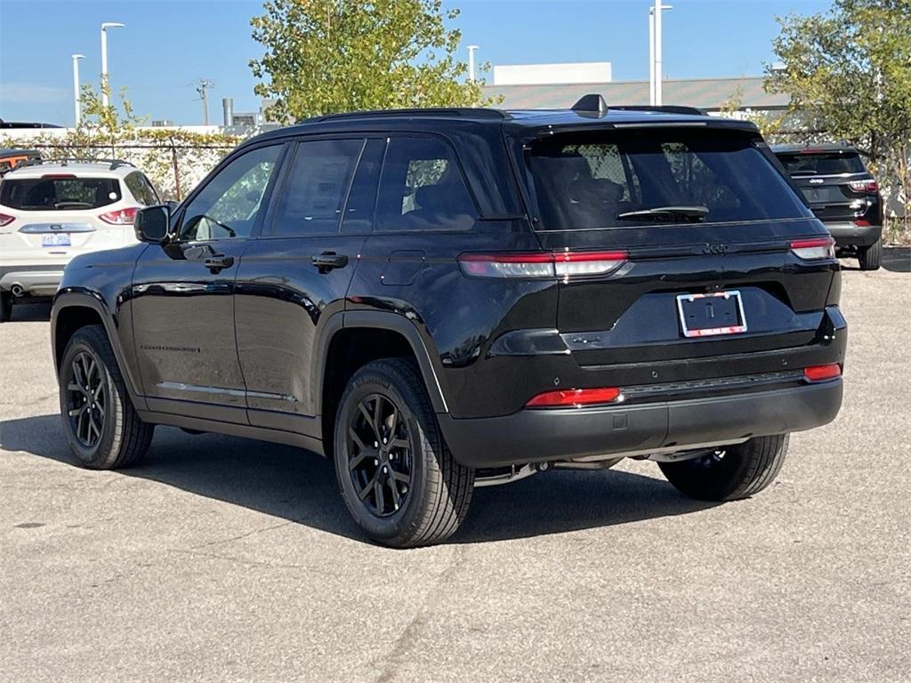 new 2025 Jeep Grand Cherokee car, priced at $45,708