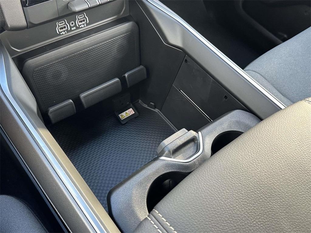 new 2025 Ram 1500 car, priced at $53,698