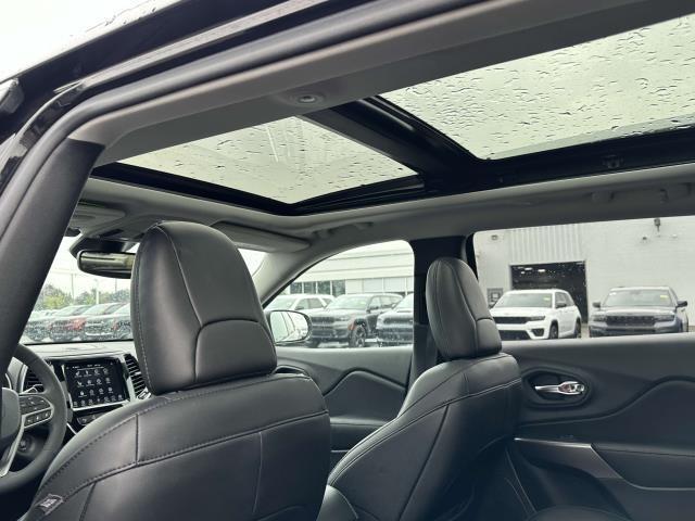 used 2021 Jeep Cherokee car, priced at $25,995