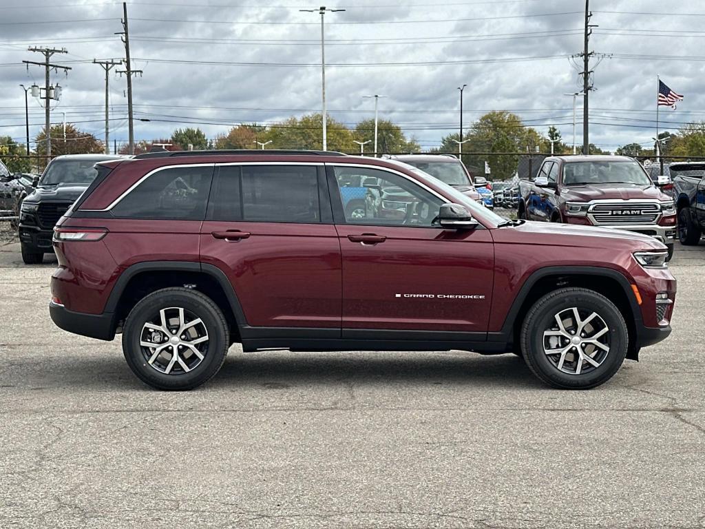 new 2025 Jeep Grand Cherokee car, priced at $49,130