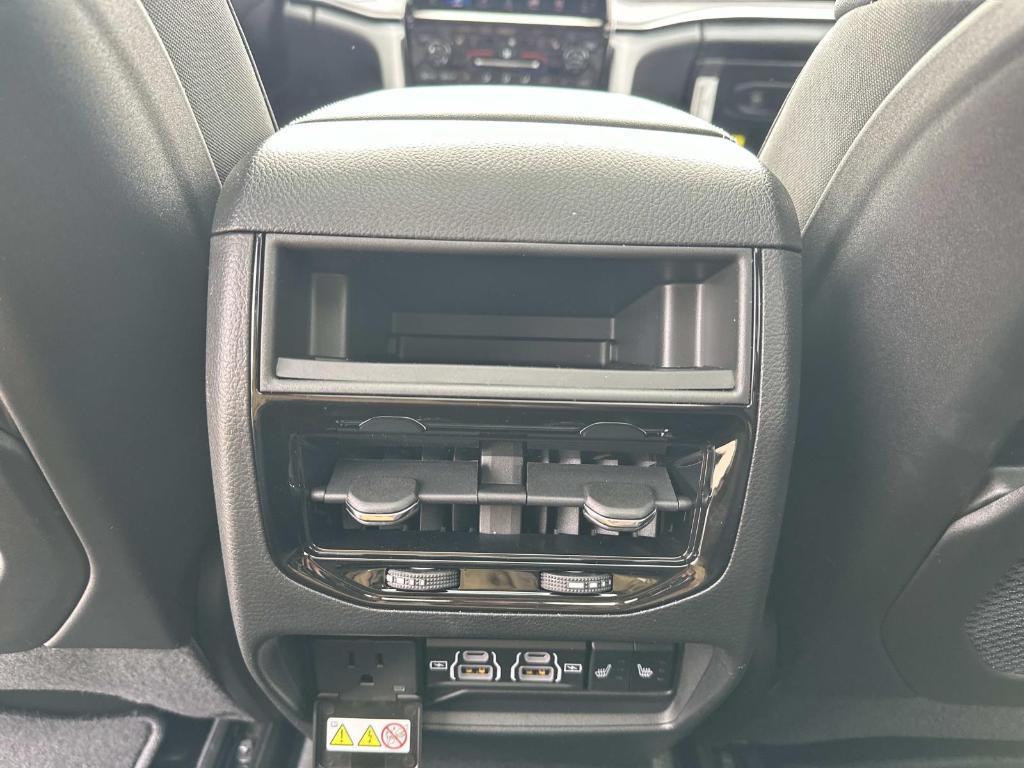 new 2025 Jeep Grand Cherokee car, priced at $49,130