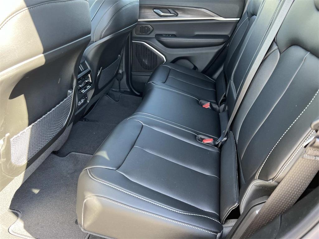 new 2025 Jeep Grand Cherokee car, priced at $50,728