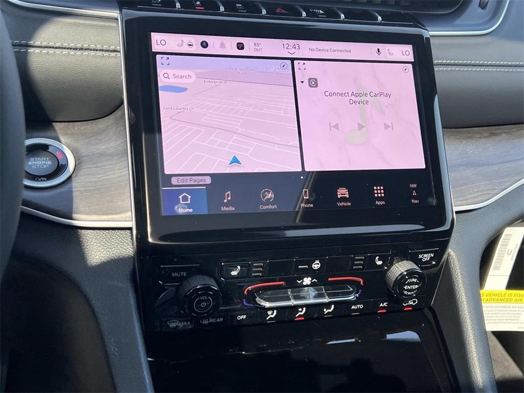 new 2025 Jeep Grand Cherokee car, priced at $50,728