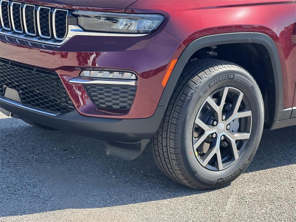 new 2025 Jeep Grand Cherokee car, priced at $50,728