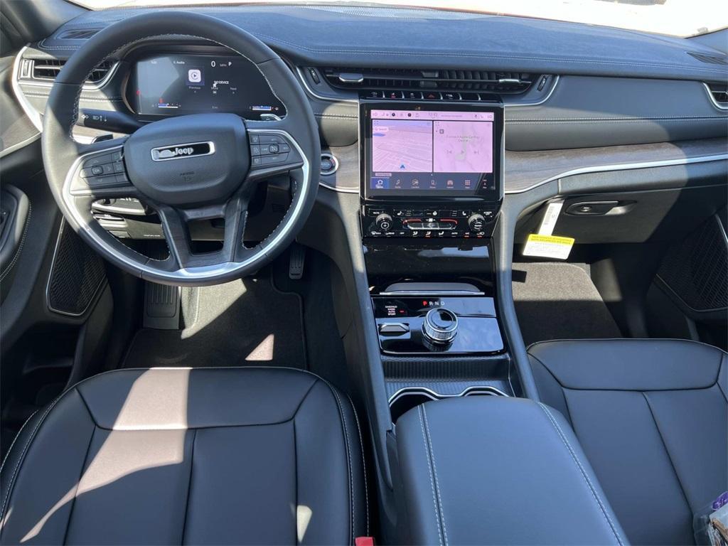 new 2025 Jeep Grand Cherokee car, priced at $50,728