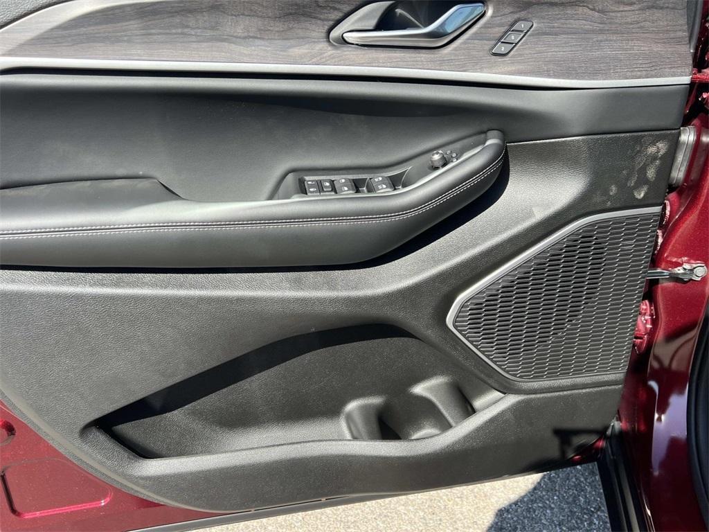 new 2025 Jeep Grand Cherokee car, priced at $50,728