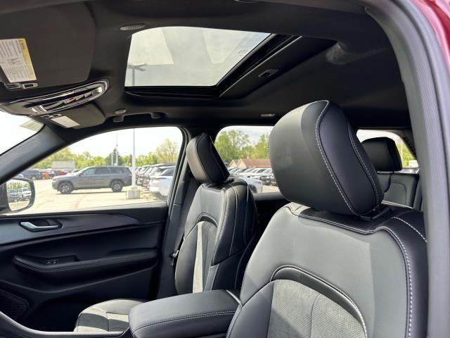 new 2025 Jeep Grand Cherokee car, priced at $47,063