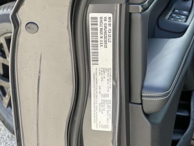 new 2025 Jeep Grand Cherokee car, priced at $45,583